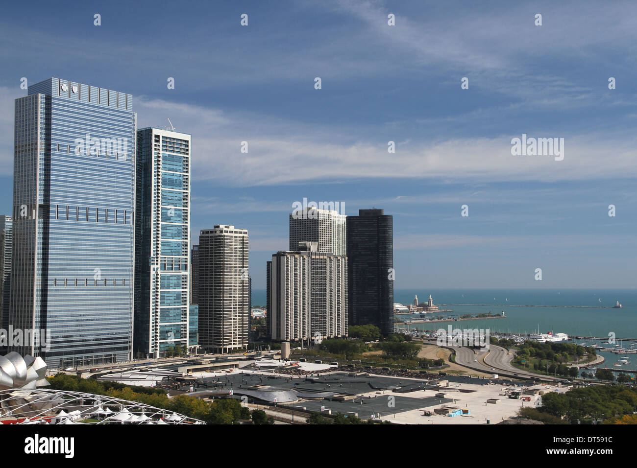 Voir des gratte-ciel et le lac Michigan à partir de la falaise citadins Club, Chicago, Illinois Banque D'Images