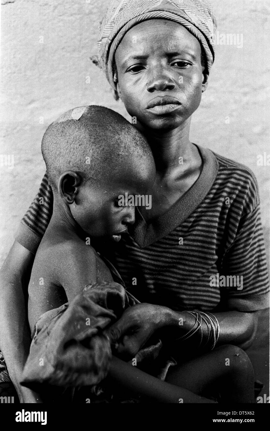 Personnes déplacées la mère et l'enfant en Sierra Leone Banque D'Images