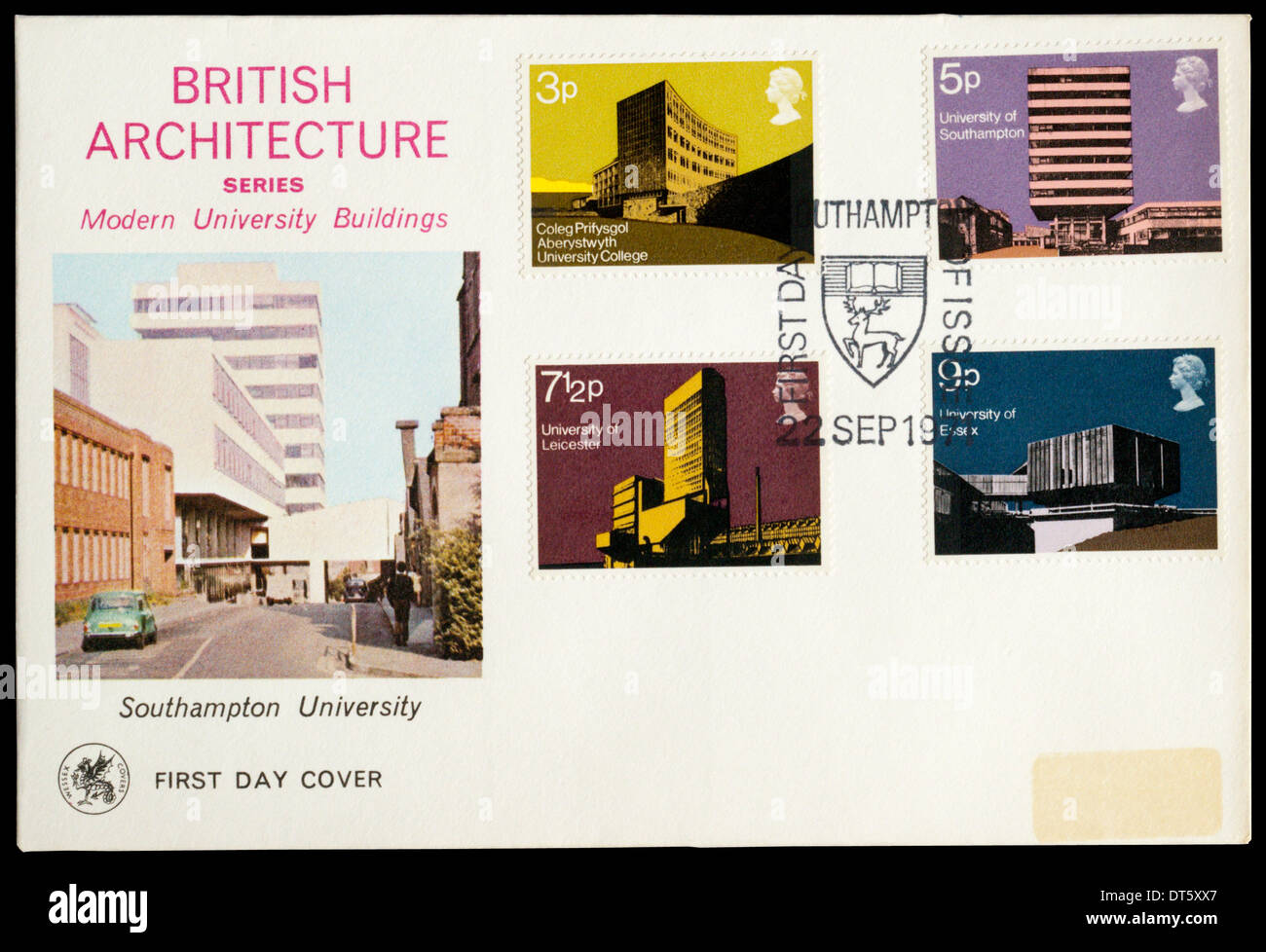 1971 Enveloppe premier jour célébrant l'architecture moderne des universités britanniques. Oblitérée à Southampton. Banque D'Images