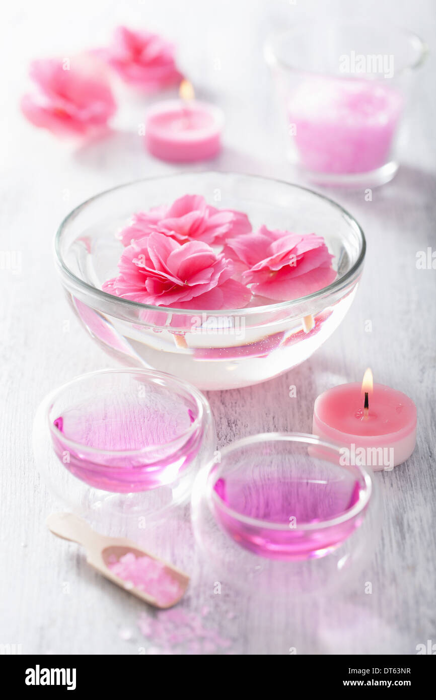 Rose Fleur de sel et d'huile essentielle pour spa Banque D'Images