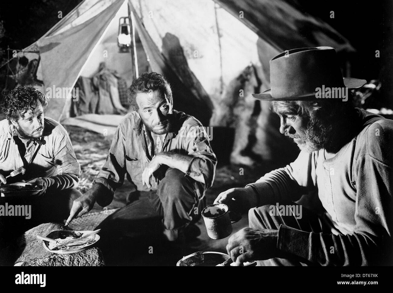 TIM HOLT, Humphrey Bogart, Walter Huston, LE TRÉSOR DE LA SIERRA MADRE, 1948 Banque D'Images