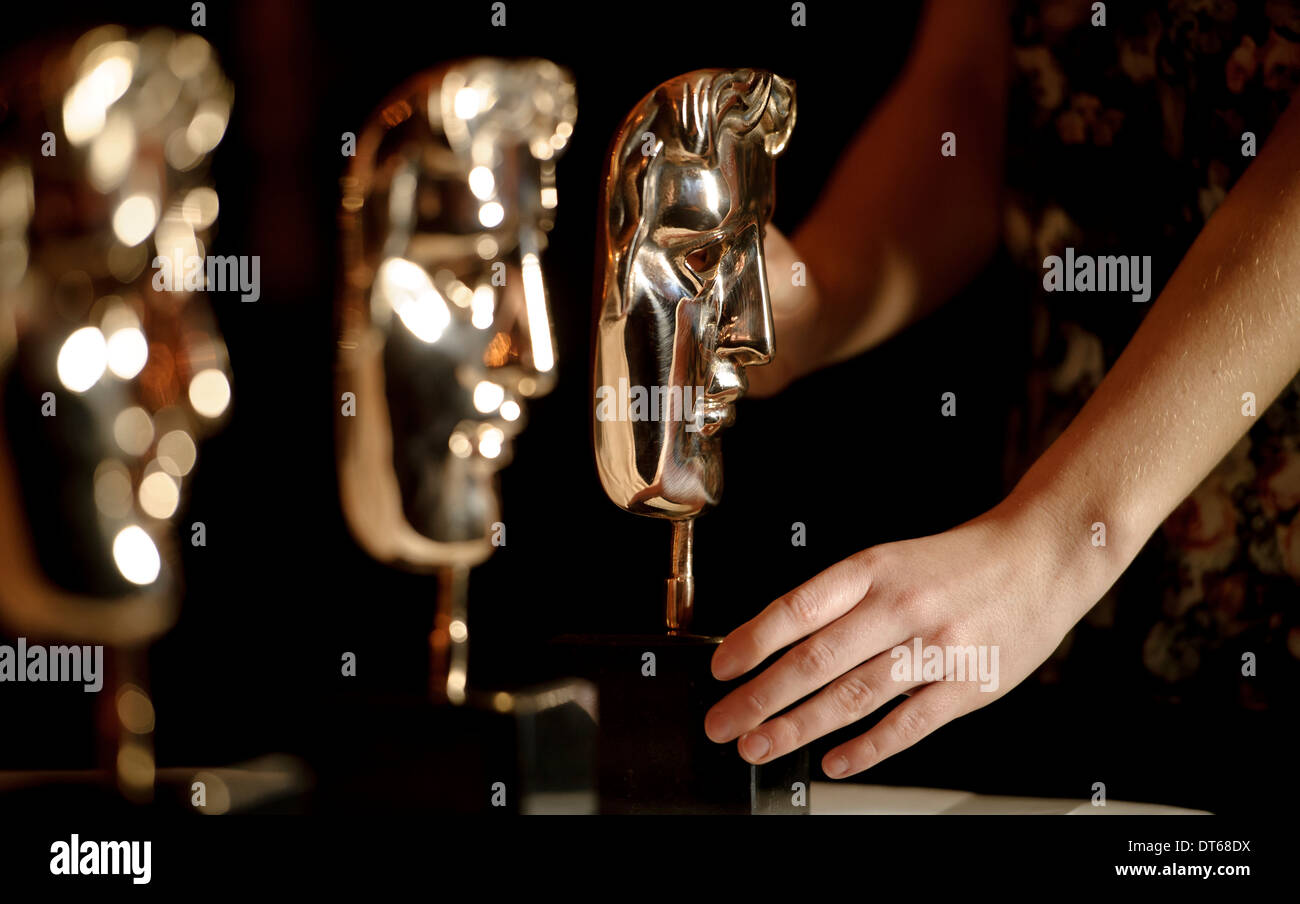 Les derniers préparatifs sont faits à BAFTA avant le 2014 British Academy of Film and Television Arts. Banque D'Images