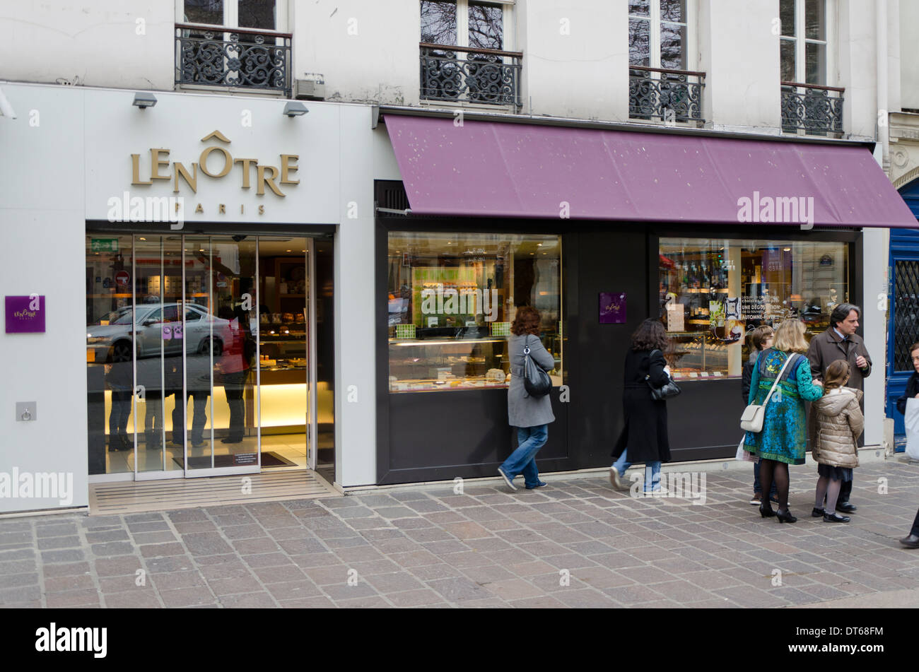 Haut de Lenôtre, façade boulangerie, chocolat, pâtisseries, Bastille, Paris Banque D'Images