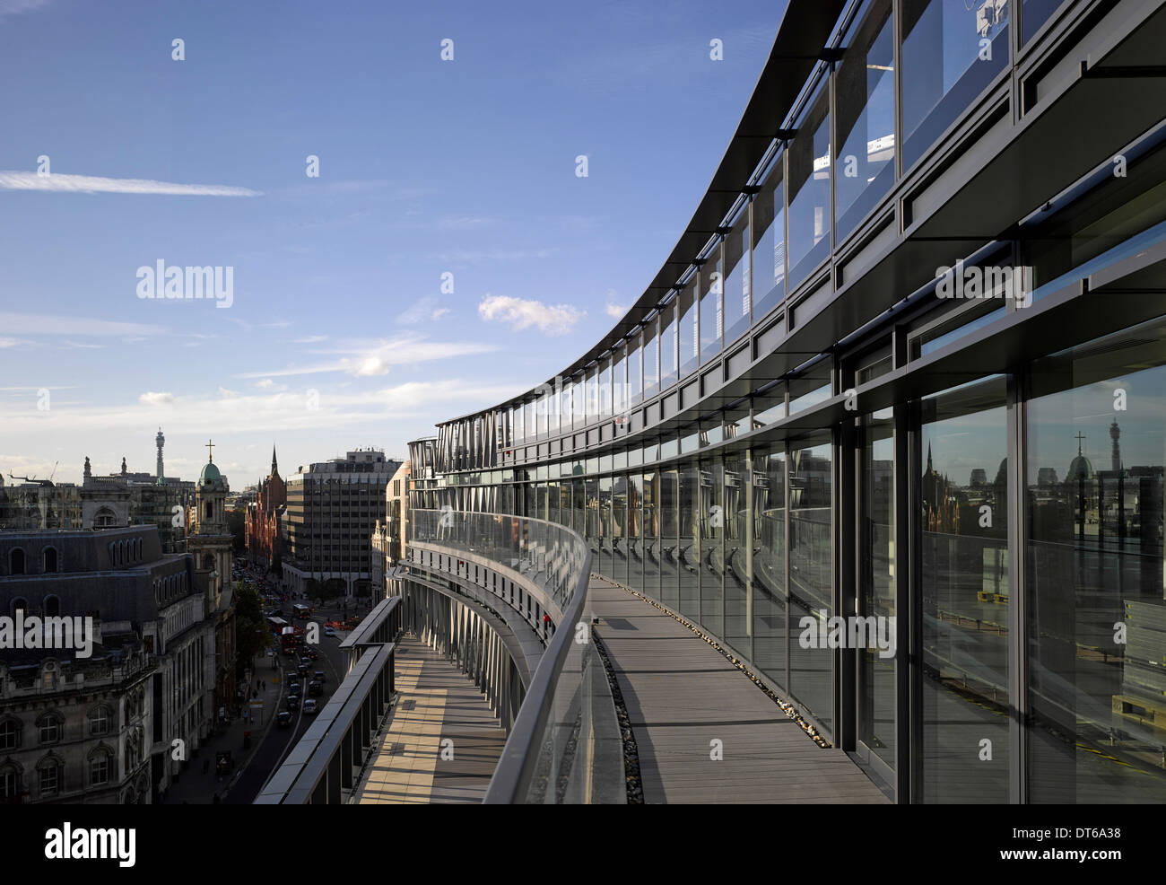 60 London, Londres, Royaume-Uni. Architecte : Kohn Pedersen Fox Associates (KPF), 2014. Vue extérieure à partir de la terrasse sur le leve Banque D'Images