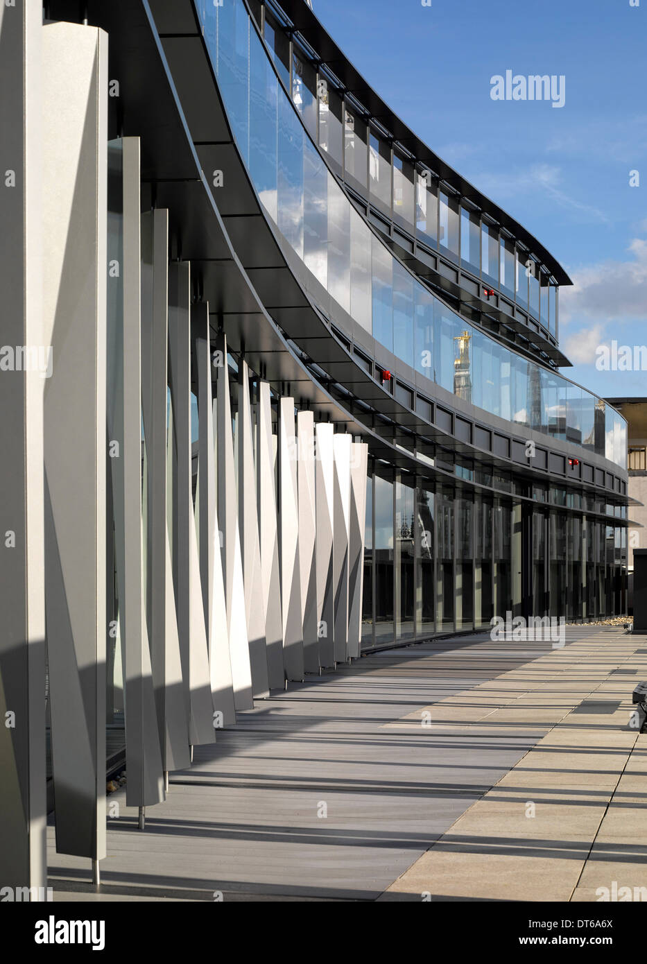 60 London, Londres, Royaume-Uni. Architecte : Kohn Pedersen Fox Associates (KPF), 2014. Vue extérieure à partir de la terrasse sur le leve Banque D'Images