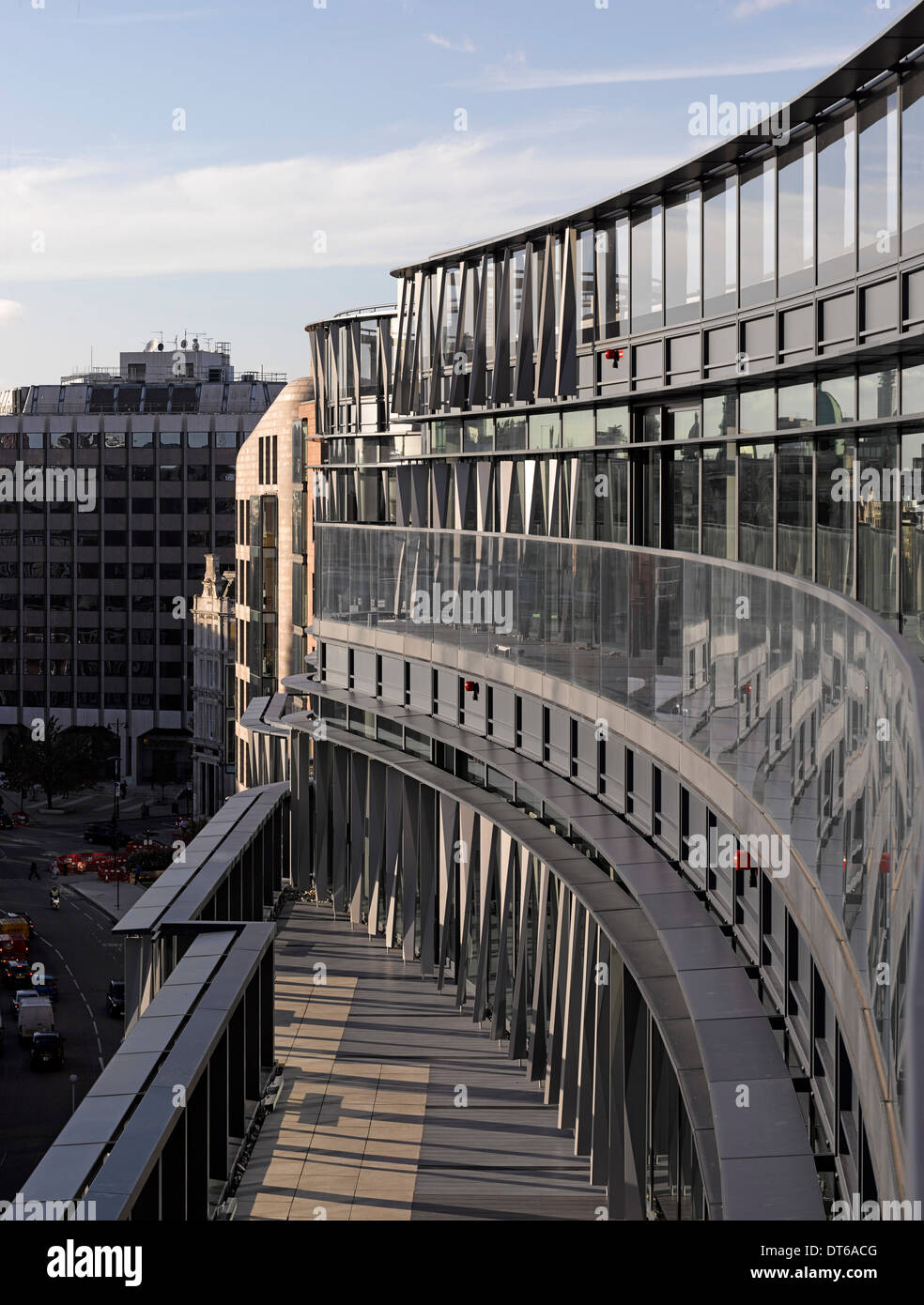 60 London, Londres, Royaume-Uni. Architecte : Kohn Pedersen Fox Associates (KPF), 2014. Vue extérieure à partir de la terrasse sur le leve Banque D'Images
