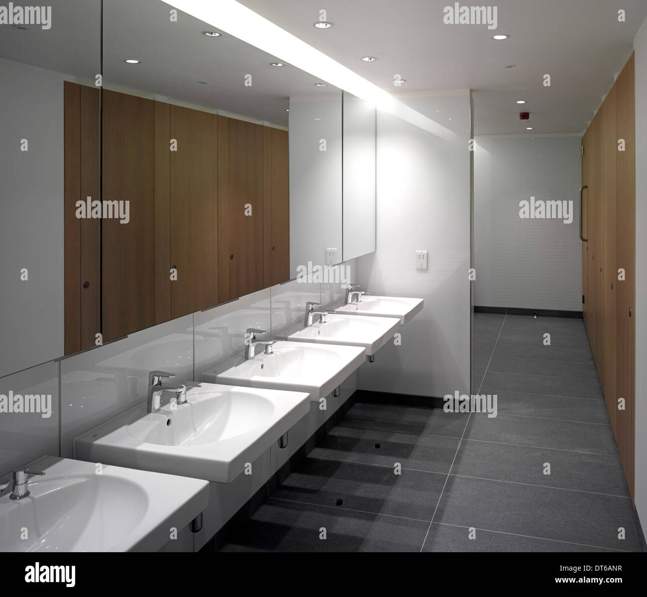 60 London, Londres, Royaume-Uni. Architecte : Kohn Pedersen Fox Associates (KPF), 2014. Des toilettes. Banque D'Images