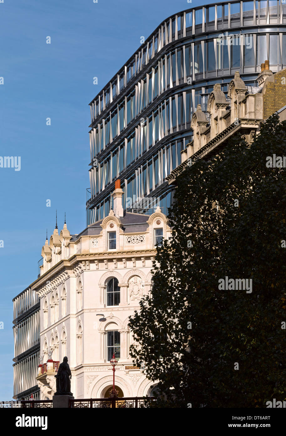 60 London, Londres, Royaume-Uni. Architecte : Kohn Pedersen Fox Associates (KPF), 2014. Vue extérieure avec HOLBORN VIADUCT. Banque D'Images