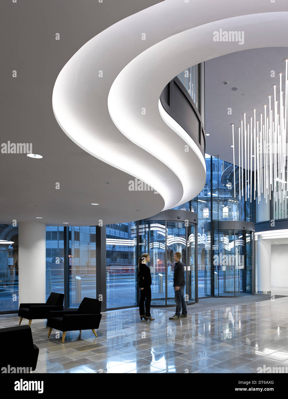 60 London, Londres, Royaume-Uni. Architecte : Kohn Pedersen Fox Associates (KPF), 2014. Vue intérieure dans l'espace réception. Banque D'Images