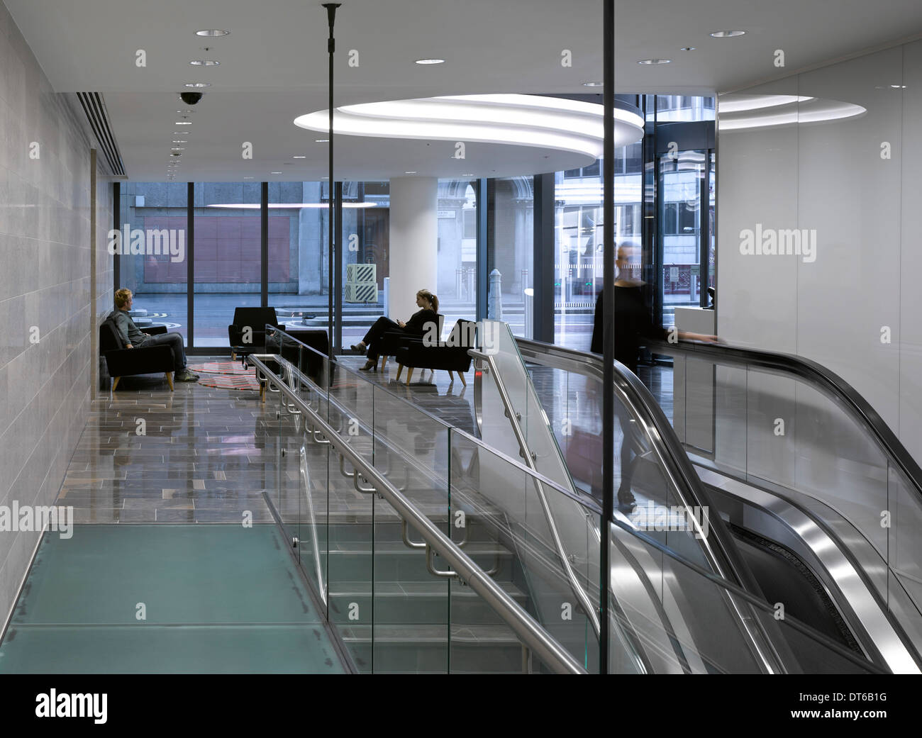 60 London, Londres, Royaume-Uni. Architecte : Kohn Pedersen Fox Associates (KPF), 2014. Vue intérieure dans l'espace réception. Banque D'Images