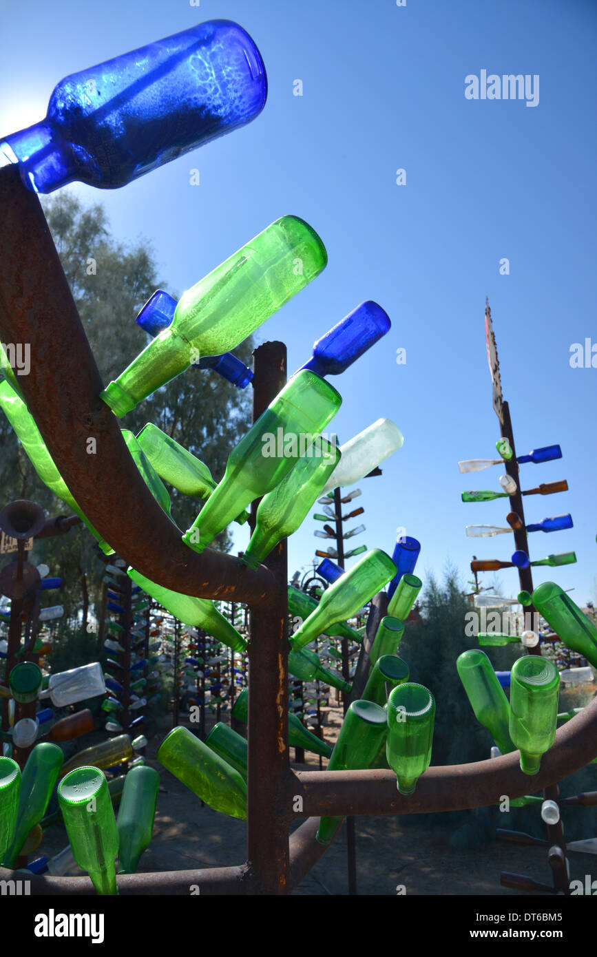 Elmer's Bottle Tree Ranch depuis longtemps une Route 66 monument à Mojave County, Californie Banque D'Images