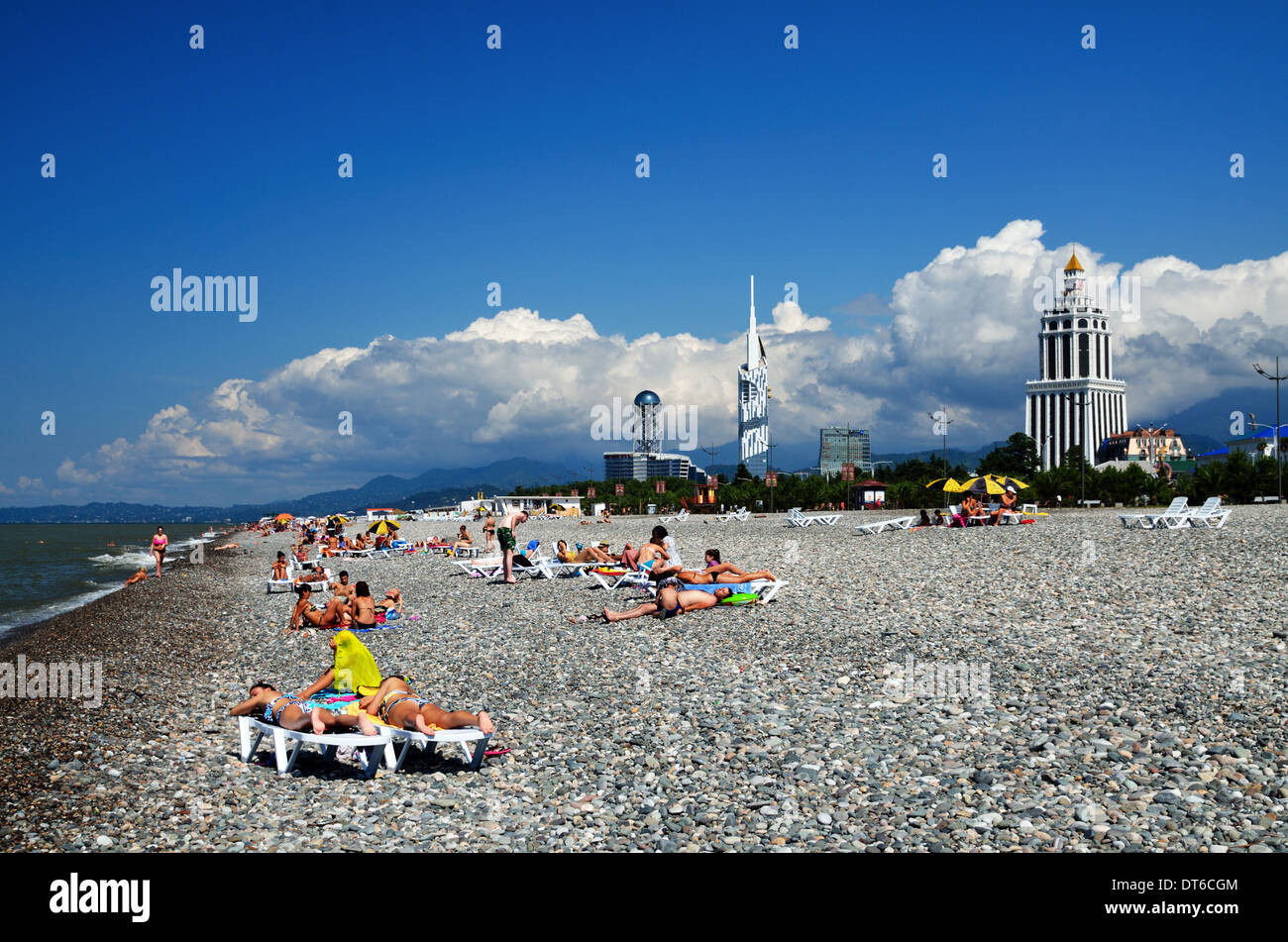 Tour de l'alphabet géorgien, l'hôtel Sheraton et tour d'horizon de l'Université sur la côte de la mer Noire, Batumi, Géorgie - 19 août 2013 Banque D'Images