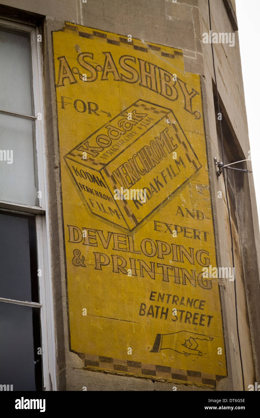 La publicité peinte vieux panneaux pour Kodak sur un bâtiment à Bath Street, Frome, Somerset Banque D'Images