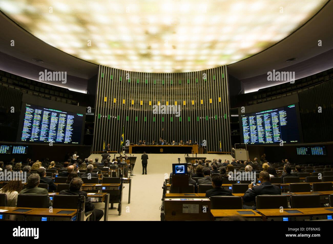 Les députés en séance plénière de la Chambre des députés au Congrès National (Parlement) du Brésil à Brasilia, Brésil. Banque D'Images