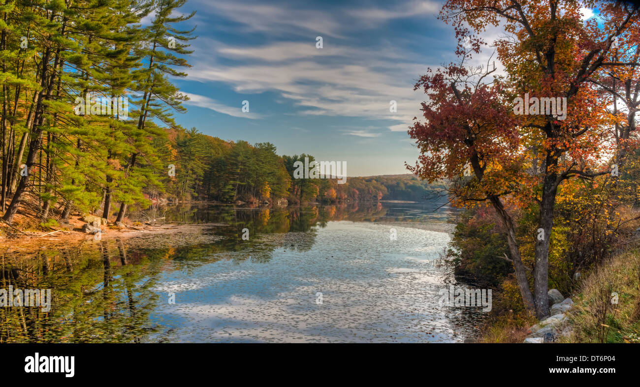 L'automne à Harriman State Park, État de New York par le lac Banque D'Images