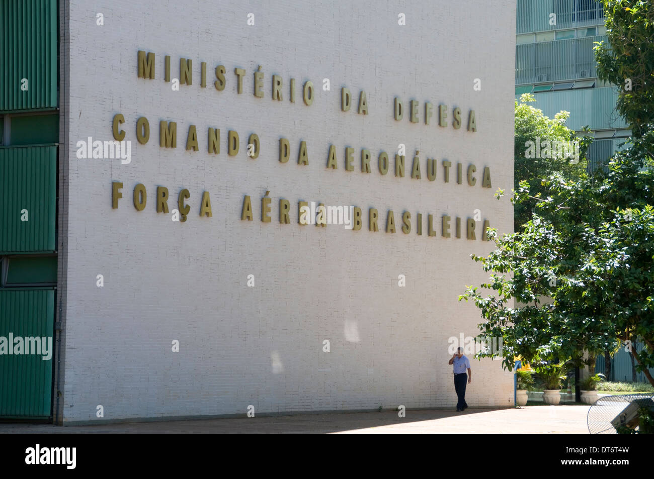 Le ministère de l'air brésilienne ( Ministerio da Defesa Comando da Aeronautica) sur l'Esplanada dos Ministerios à Brasilia, Brésil. Banque D'Images