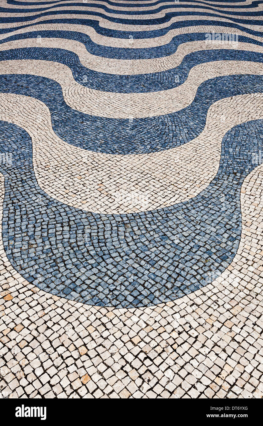 Lisbonne est pleine de cobblestone paving comme ceci Banque D'Images