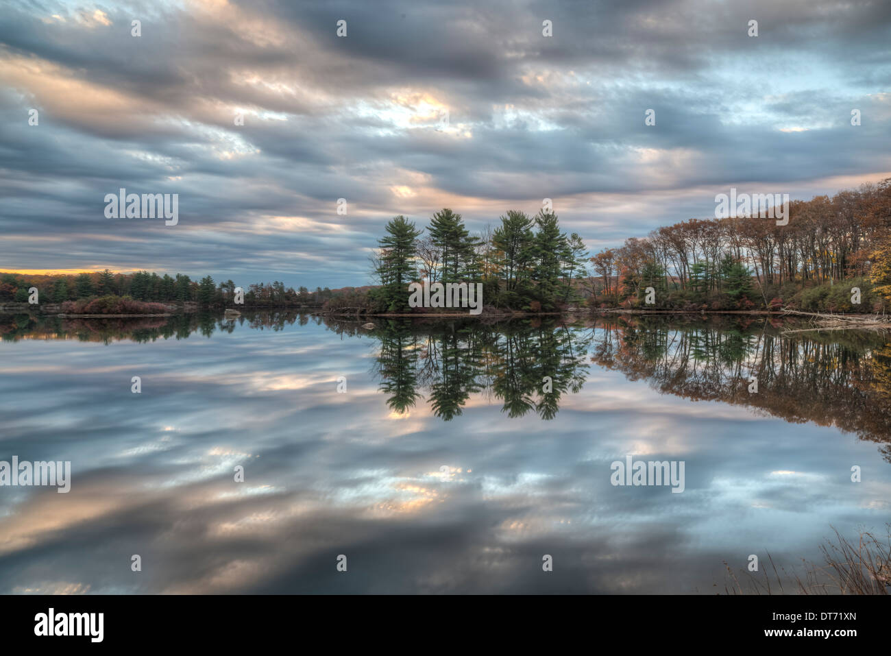 Parc d'État Harriman, l'État de New York au lac tôt le matin Banque D'Images