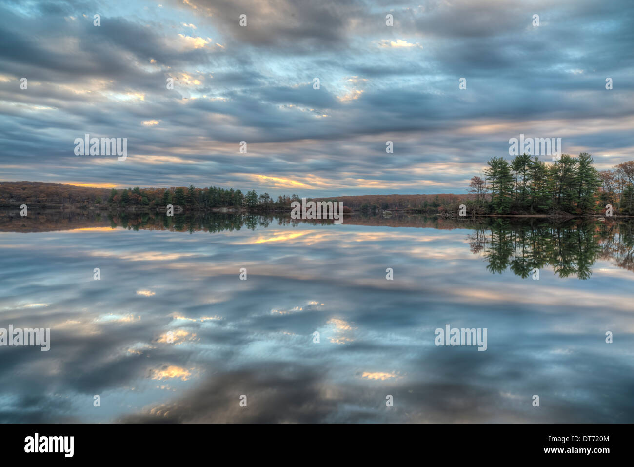 Parc d'État Harriman, l'État de New York au lac tôt le matin Banque D'Images