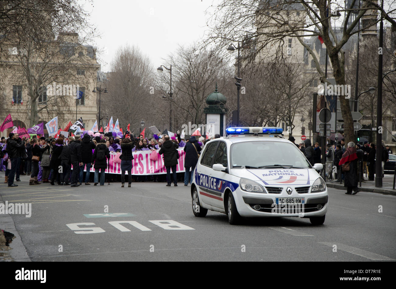Manifestation à Paris contre la fermeture de la maternité Des Lilas (banlieue de Paris). La France. Banque D'Images