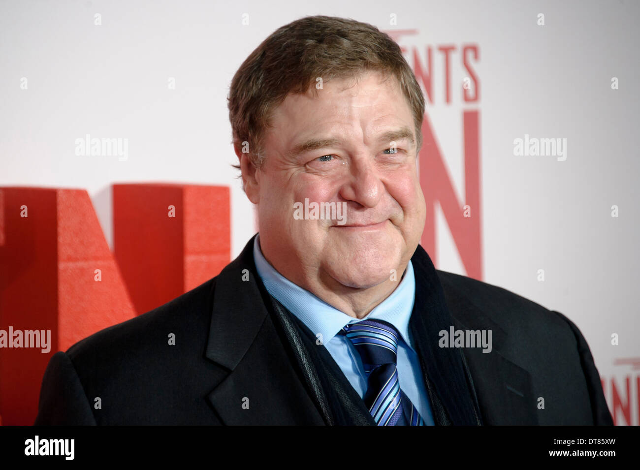 John Goodman arrive pour le UK Premiere de 'The Monuments Men' dans un cinéma du centre de Londres, Londres. Banque D'Images