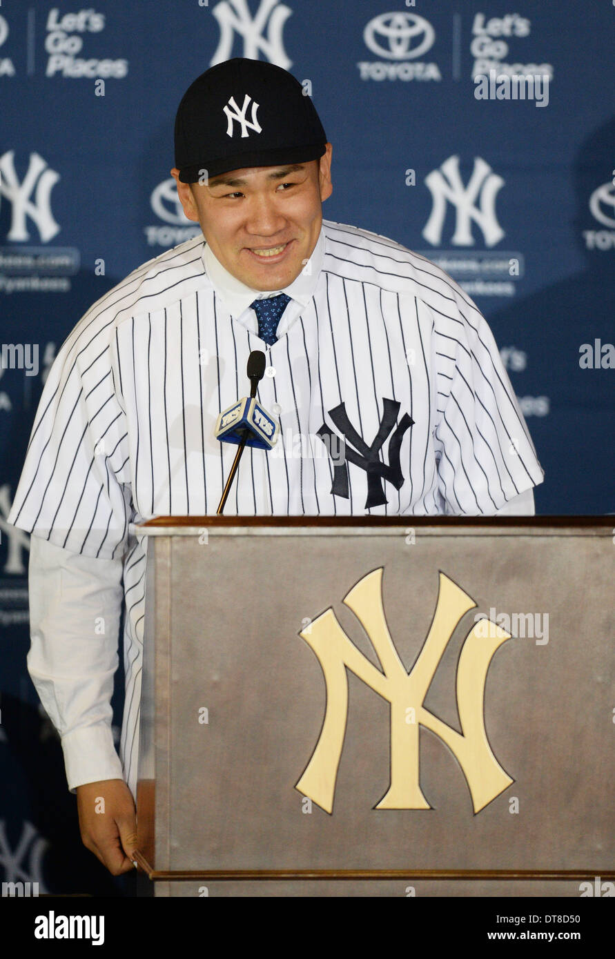 Le Bronx, NY, USA. Feb 11, 2014. Masahiro Tanaka (Yankee), 11 février 2014 - New York Yankees MLB : pitcher nouvellement signé Masahiro Tanaka, du Japon assiste à une conférence de presse au Yankee Stadium dans le Bronx, NY, USA. © AFLO/Alamy Live News Banque D'Images