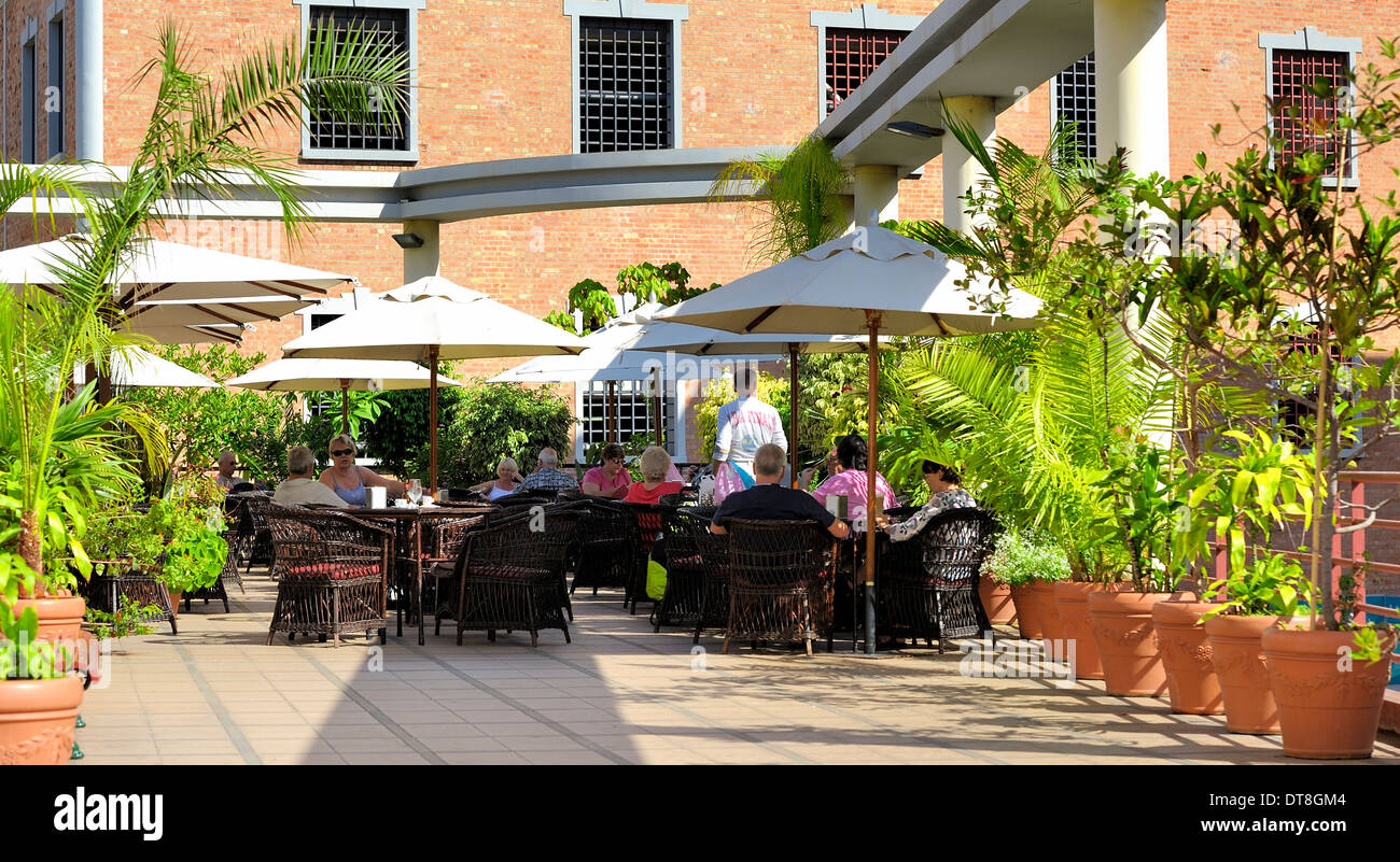 Piscine extérieure sur le toit cafe Funchal Madeira Banque D'Images