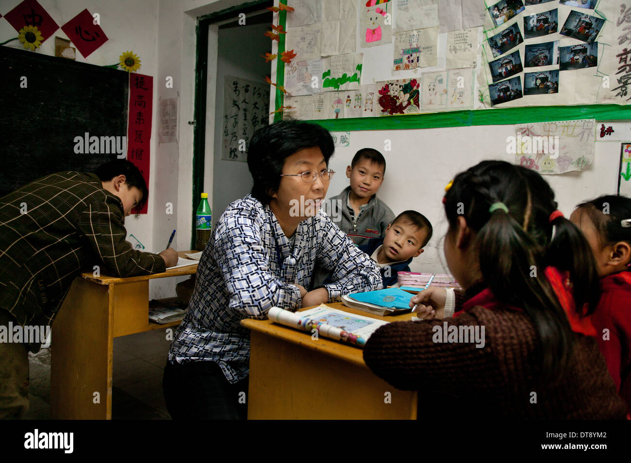 La Chine, Beijing, 2004, Beigaozhuang centre des migrants. Club après l'école Banque D'Images