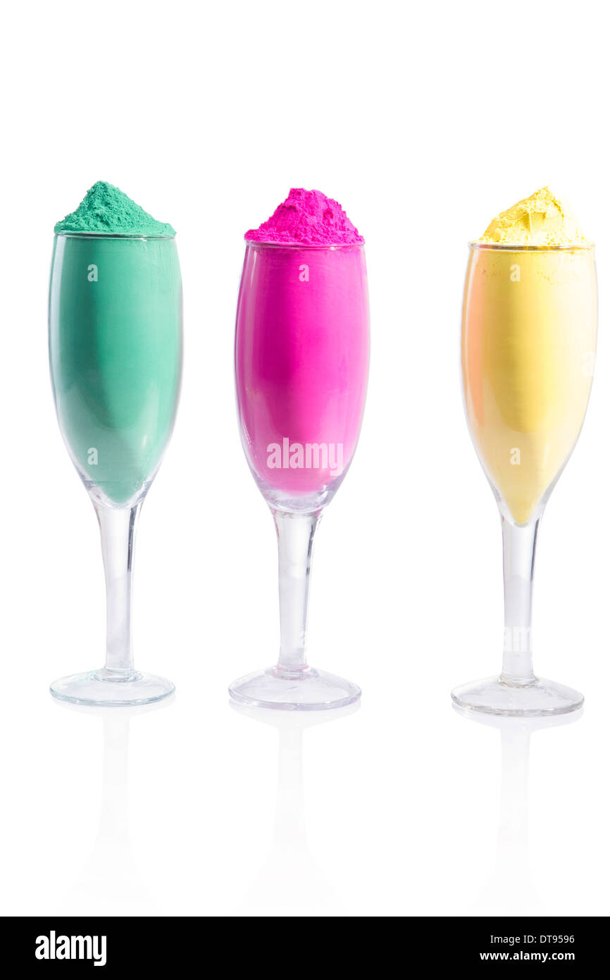 Close-up de verre de différentes couleurs sur Holi festival Banque D'Images