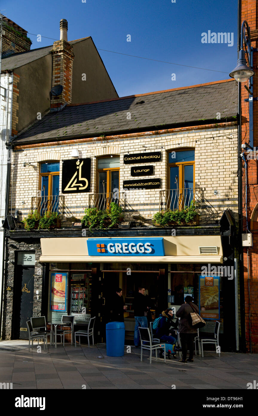 Greggs Barkery shop, le centre-ville de Cardiff au Pays de Galles. Banque D'Images