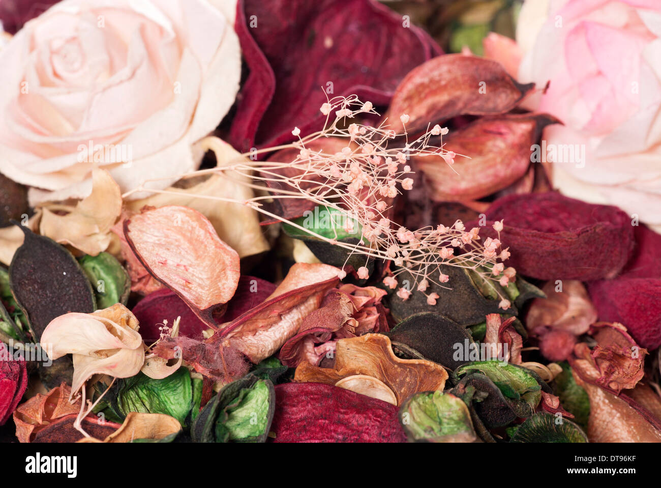 Pot Pourri Des Petales De Rose Abstract Background Photo Stock Alamy