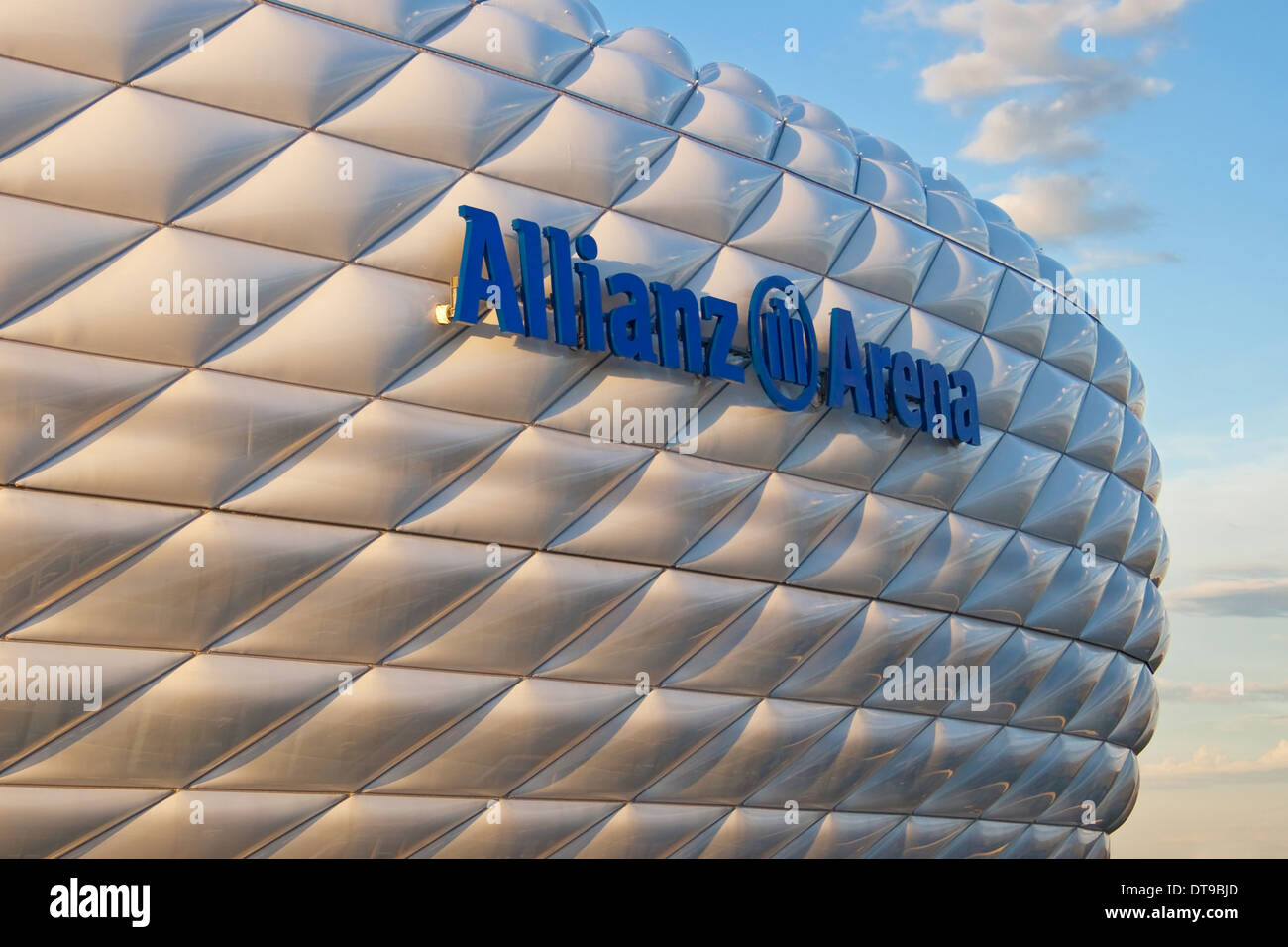 Détail de la membrane de la coquille du stade de football Allianz Arena à Munich, Allemagne. Banque D'Images