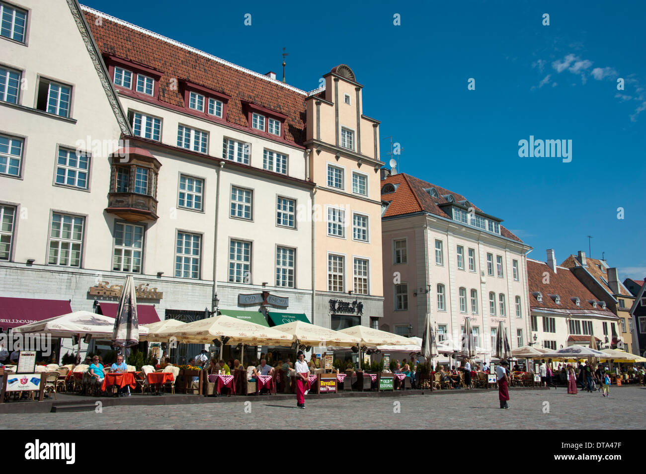 Ligue hanséatique bâtiments, place de l'Hôtel de Ville, la basse-ville, le centre historique, Tallinn, Estonie, Pays Baltes Banque D'Images