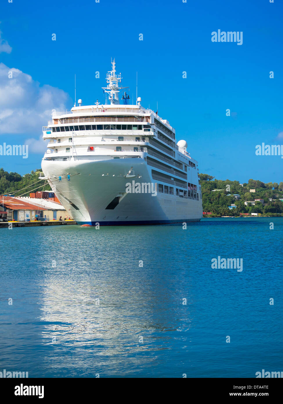 Silver Spirit bateau de croisière dans le port de St Lucia's capitale de Castries, Sainte-Lucie, îles du Vent, Lesser Antilles, Caribbean Banque D'Images