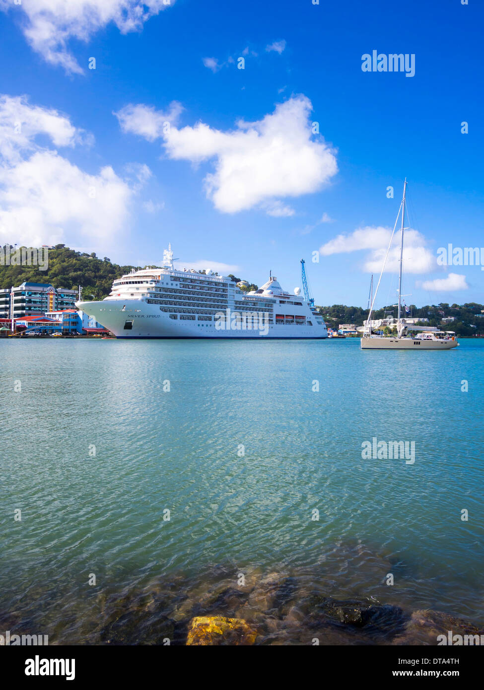 Silver Spirit bateau de croisière dans le port de St Lucia's capitale de Castries, Sainte-Lucie, îles du Vent, Lesser Antilles, Caribbean Banque D'Images