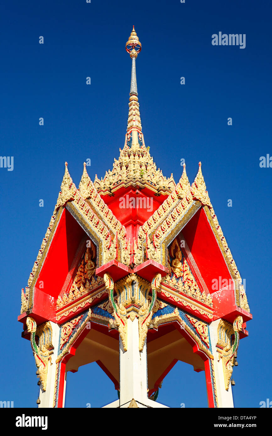 Toit orné d'une flèche, temple Wat Chalong, Phuket, Thailand Banque D'Images