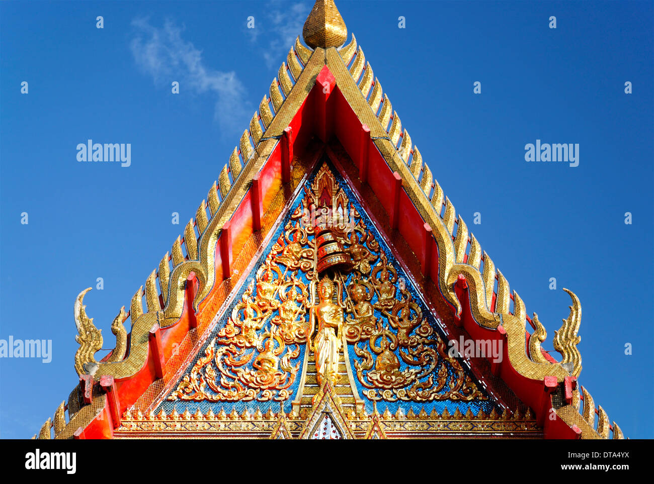 Pignon ornementé, toit, temple Wat Chalong, Phuket, Thailand Banque D'Images