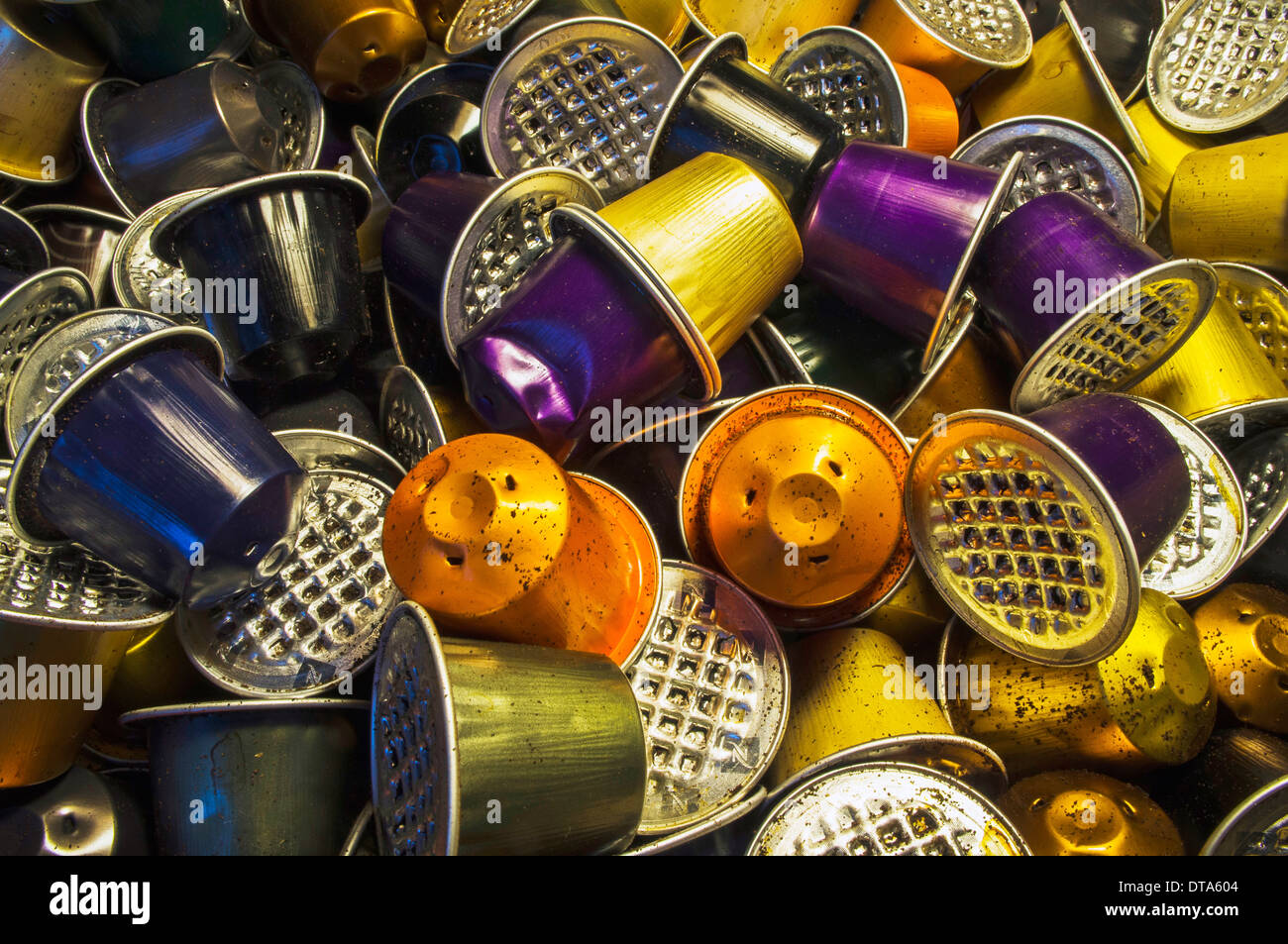 Le recyclage, les déchets, l'aluminium, Al, consommation, utilisation des capsules  Nespresso, café Photo Stock - Alamy