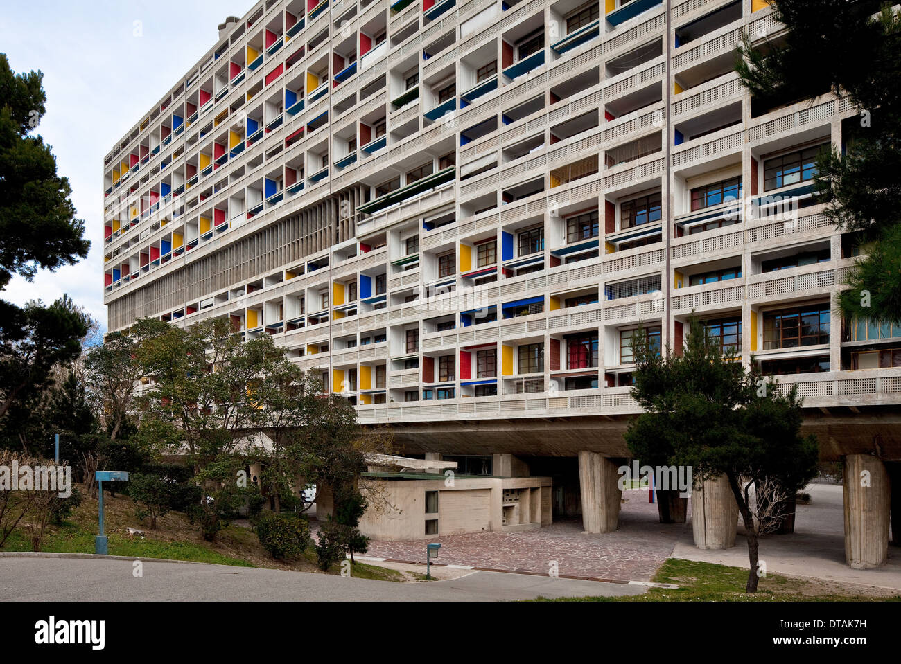 Marseille Unit D habitation Wohnmaschine Von Le Corbusier 1947 1952 marseille-unit-d-habitation-wohnmaschine-von-le-corbusier-1947-1952