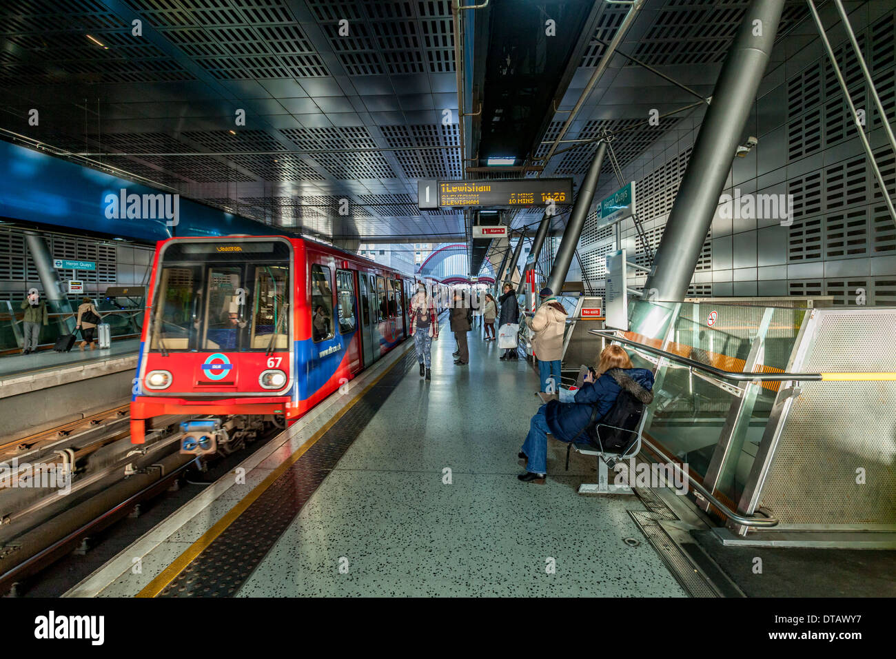 Heron Quays, le Docklands Light Railway Station, Londres, Angleterre Banque D'Images