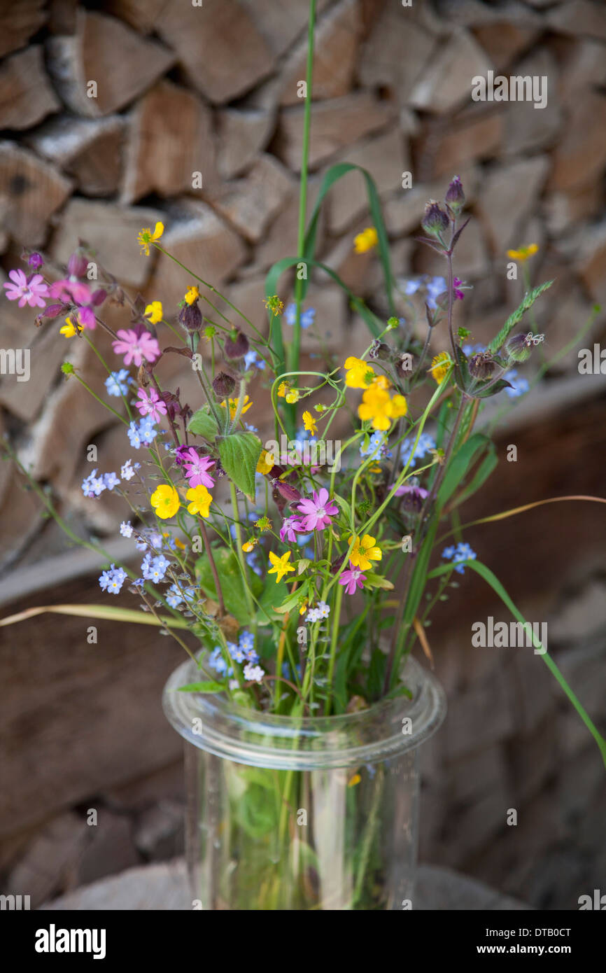 Close-up of flower vase Banque D'Images
