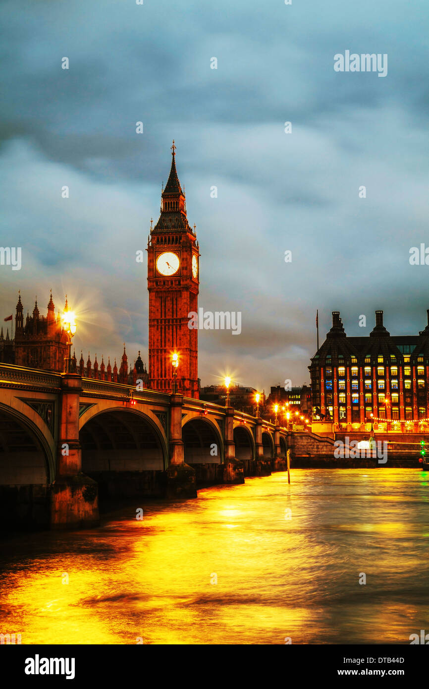 Tour de Big Ben à Londres tôt le matin Banque D'Images
