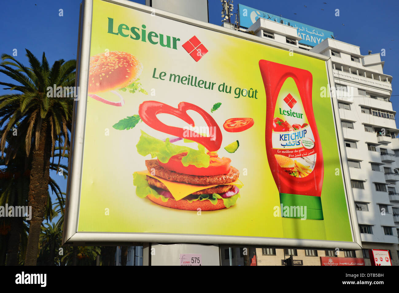 Panneau d'affichage de la rue sur le boulevard Mohammed V, District Casa-Anfa, Casablanca, Grand Casablanca, Royaume du Maroc Banque D'Images