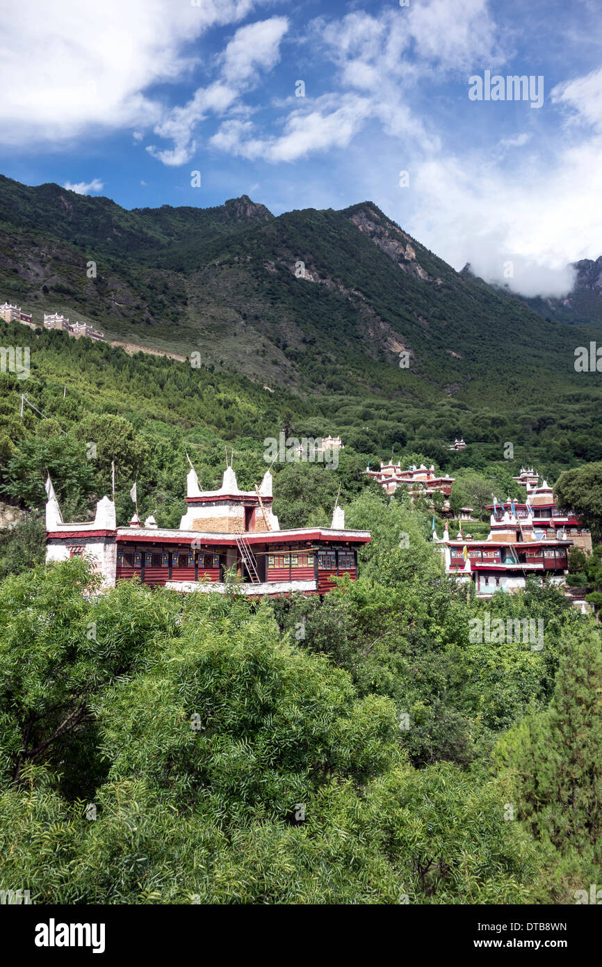 Petit village de la montagne, Sichuan, Chine Banque D'Images