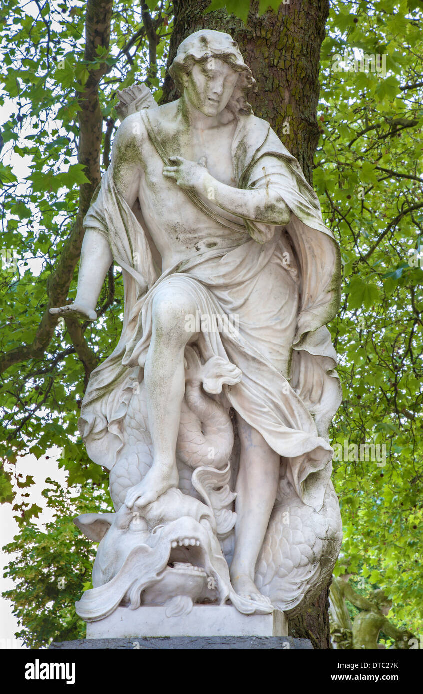 Bruxelles - statue de la mythologie dans King's Park Banque D'Images
