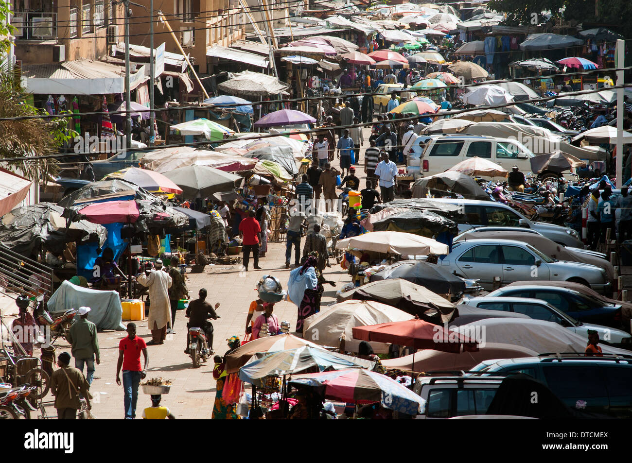 Scène de rue, grand marché, Bamako, Mali Banque D'Images