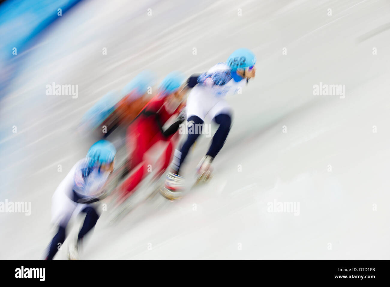 Sotchi, Krasnodar, Russie. Feb 15, 2014. Action de la Men's 1000m de patinage de vitesse sur courte piste (A) de la finale de patinage Iceberg Palace, Cluster côtières - XXII jeux olympiques d'hiver : Action Crédit Plus Sport/Alamy Live News Banque D'Images