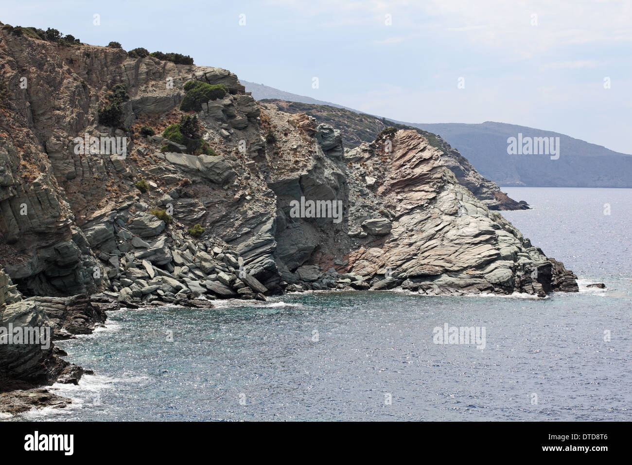 Des côtes rocheuses de l'île de Crète, près de la ville d'Héraklion, Grèce Banque D'Images