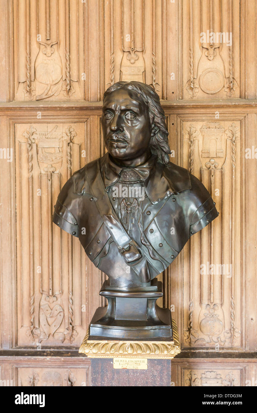 Buste en bronze d'Oliver Cromwell, Lord Protecteur, le Vyne, Basingstoke, Hampshire, Royaume-Uni Banque D'Images
