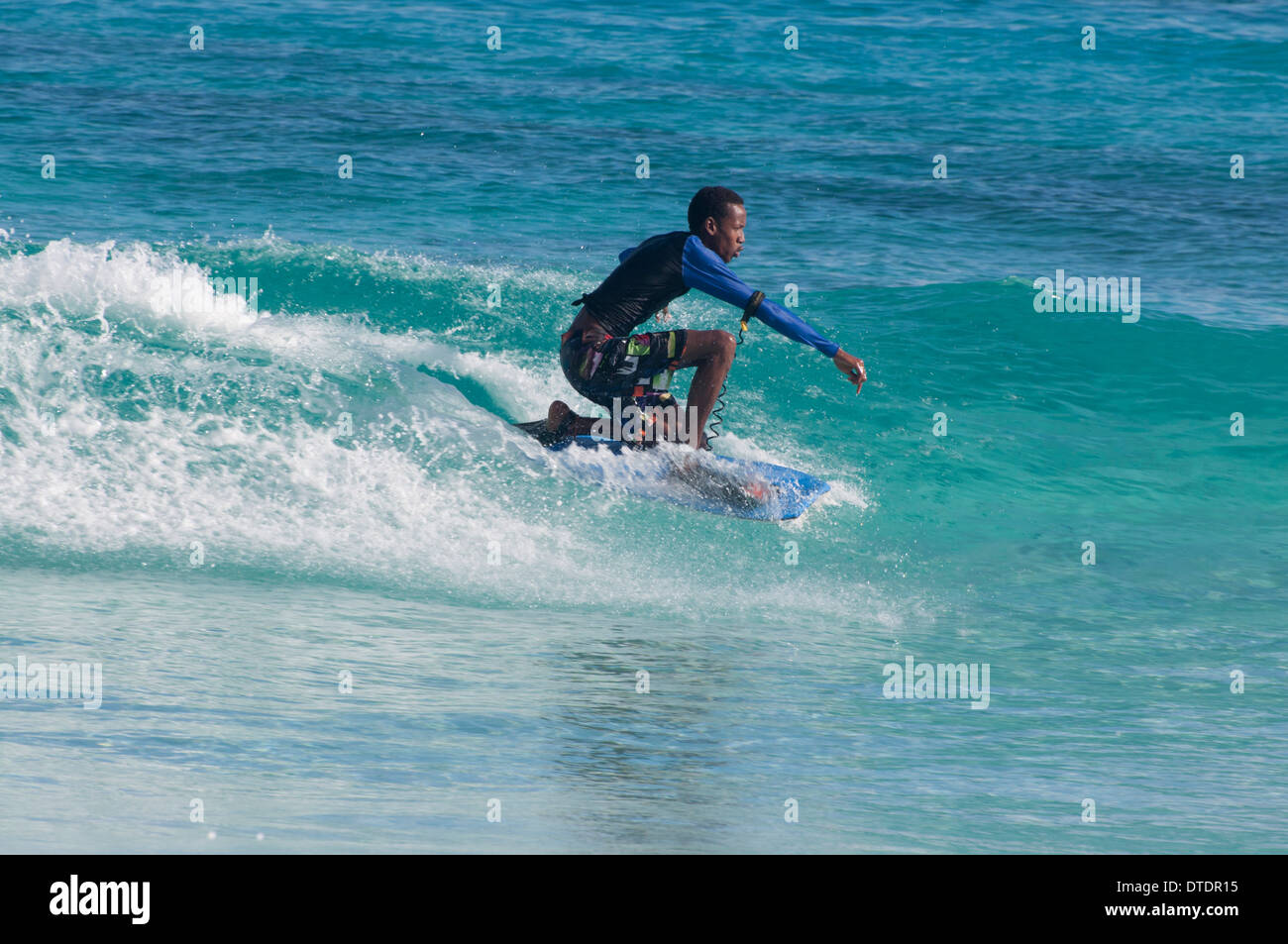 Surfer sur l'Océan Indien. Surf Banque D'Images